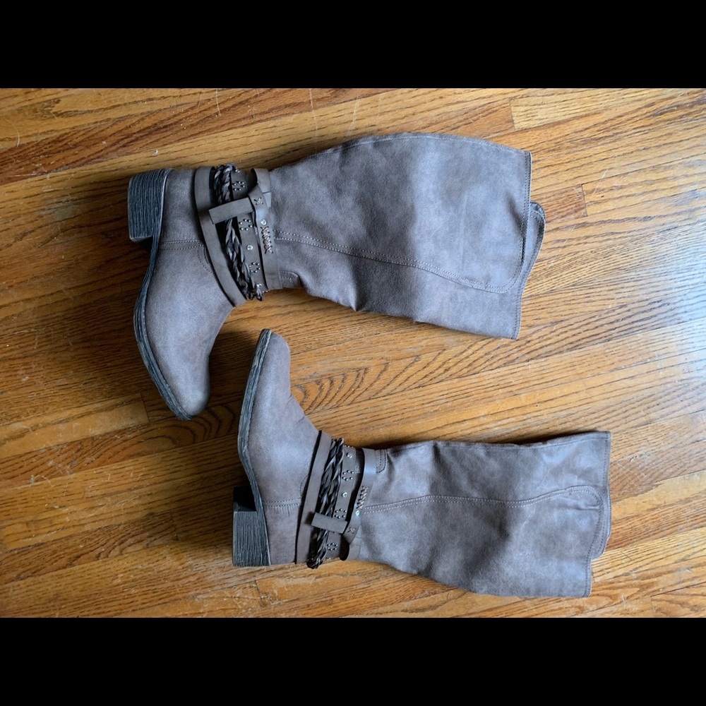 Taupe Boots *Only Worn Twice* 🌻